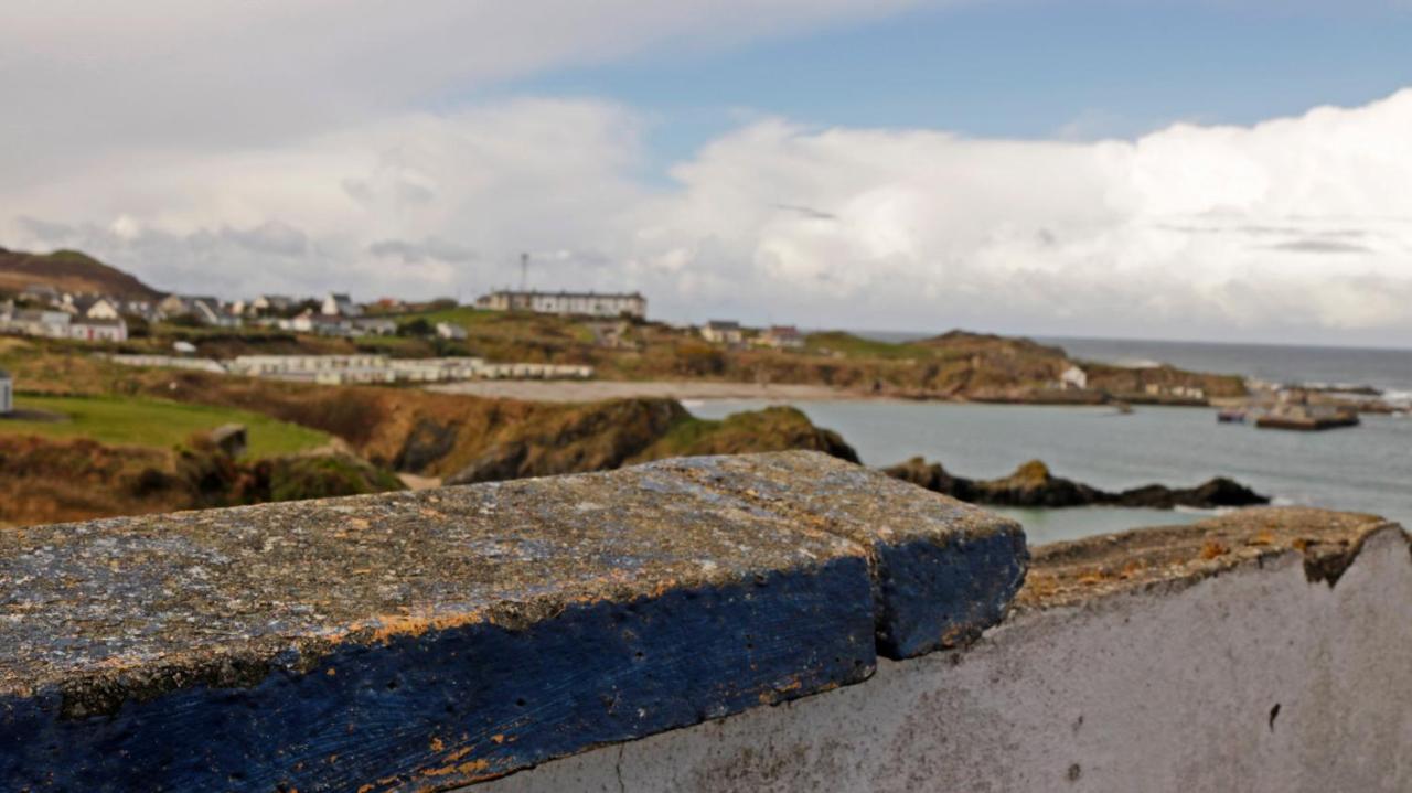 The Seaview Tavern Ballygorman Buitenkant foto